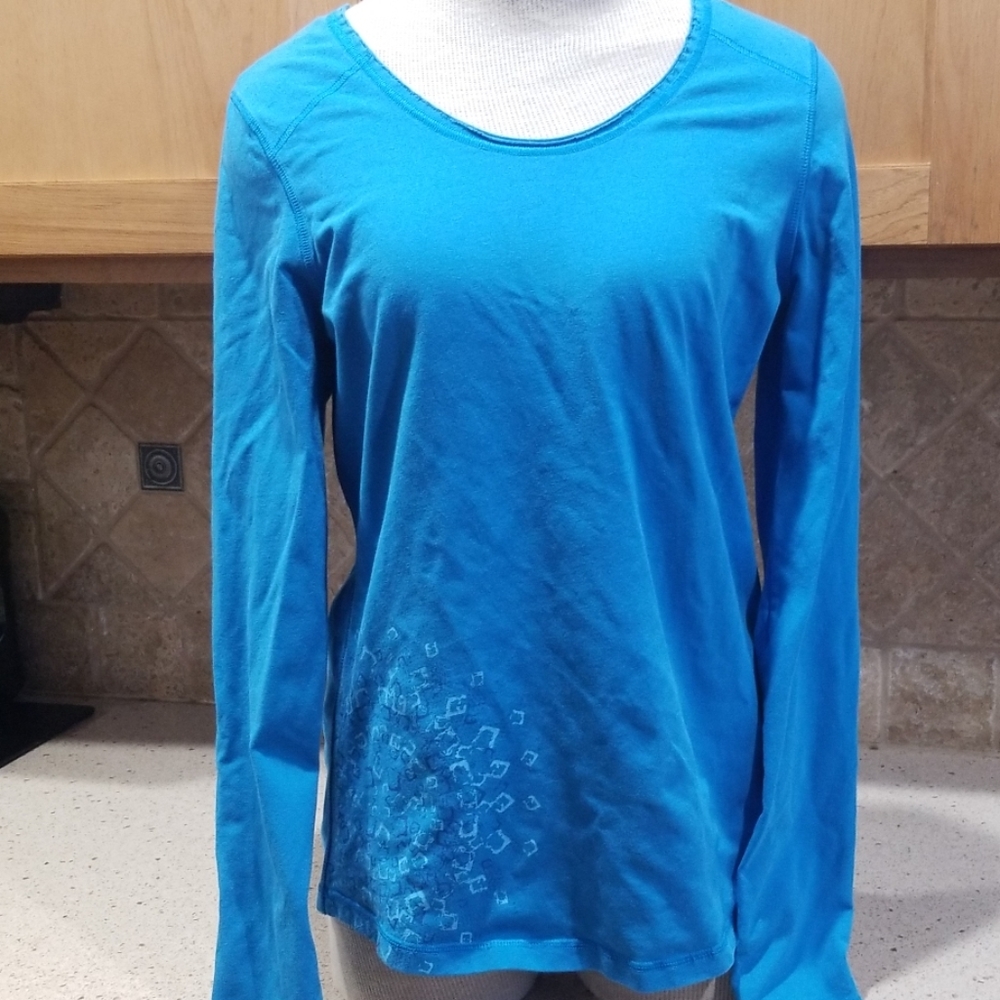 Mountain Hardwear shirt